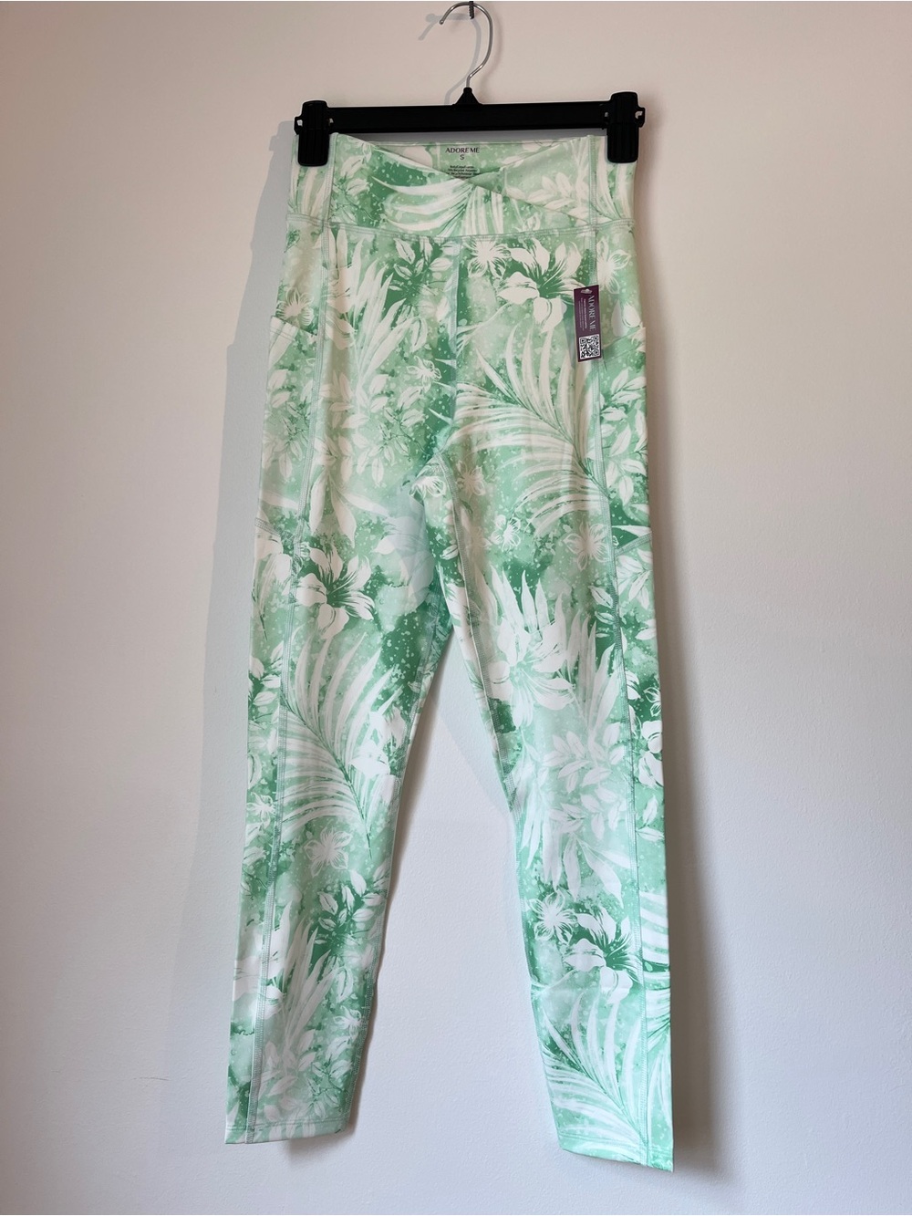 Adore Me Mint Green & White Tropical Floral Leggings Women’s Size S Stretch new